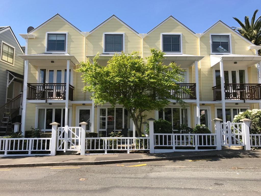 Bruce Waterfront Apartments Akaroa Exterior photo